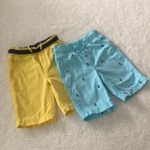 A set of two GAP SHORTS